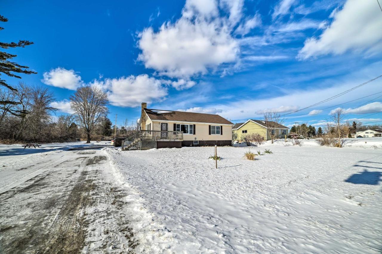 Cozy Tawas City Home With Views Of Lake Huron! Luaran gambar